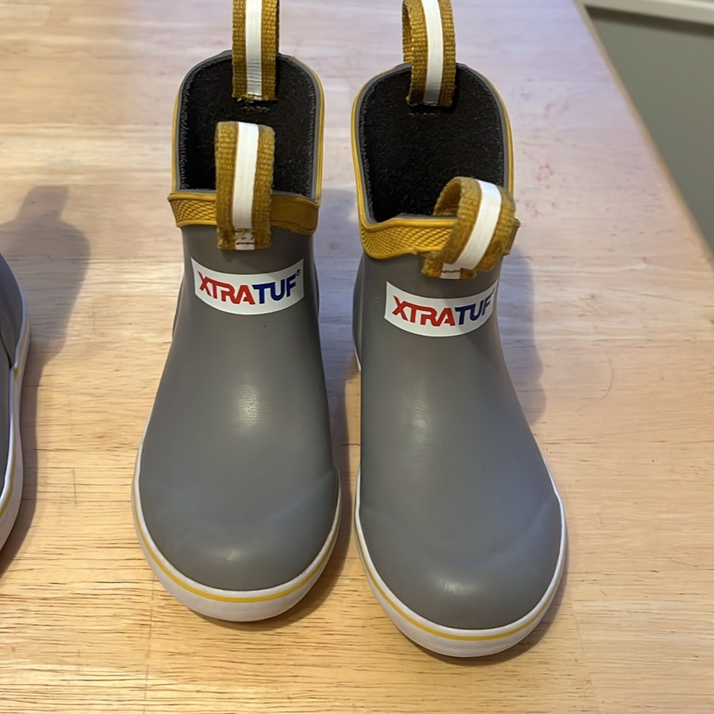 (1) Xtratuf gray white yellow rainboots